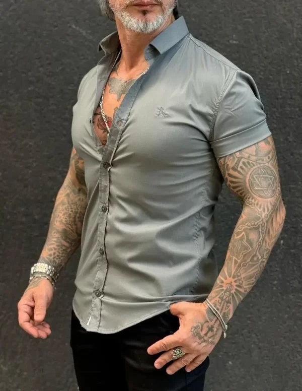 Camisa tricoline slim levemente acetinada - Imagem 2