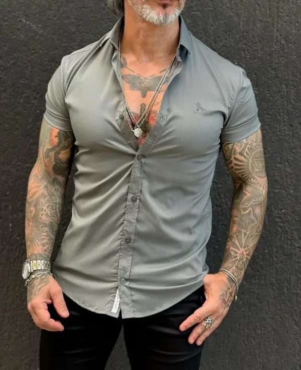 Camisa tricoline slim levemente acetinada
